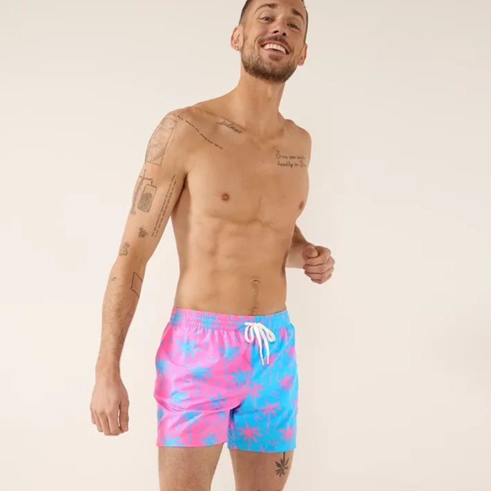 Chubbies Prince Of Prints Swim Trunks Size M Pink Blue Lined EUC - Picture 9 of 13